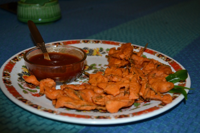 Tea leaf pakoras - a must-try (PC: Sneha Dutta)